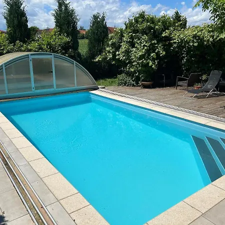 Apartment Im Gruenen Mit Pool Altendorf
