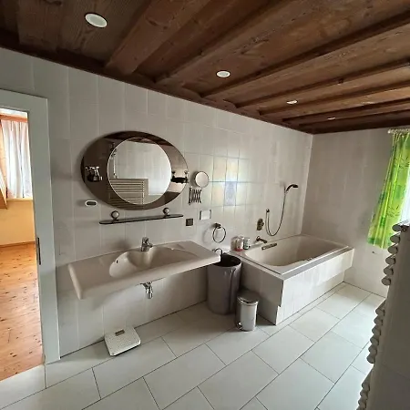 Apartment Im Gruenen Mit Pool Altendorf